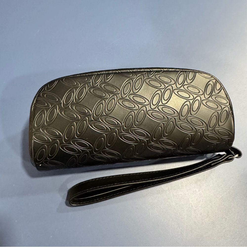 Oakley sunglasses eyewear soft shell  case with strap